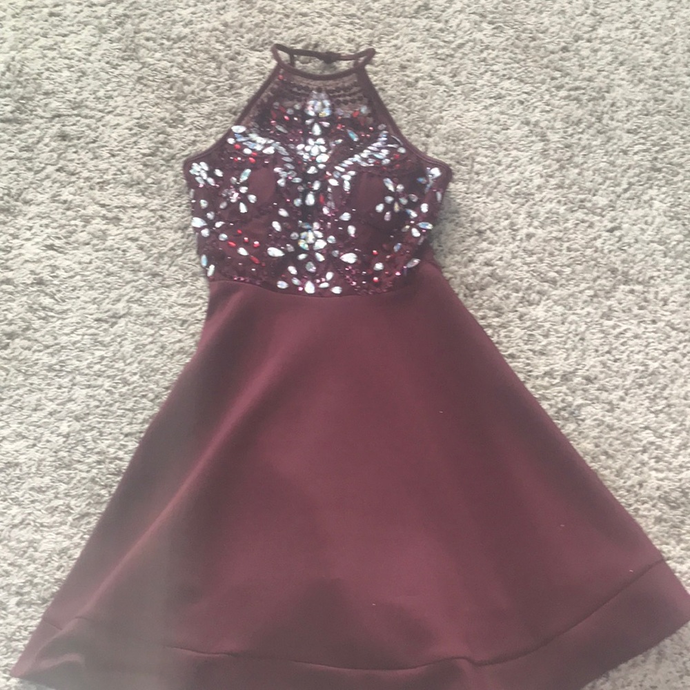 Burgundy/ maroon flowy homecoming dress with gems